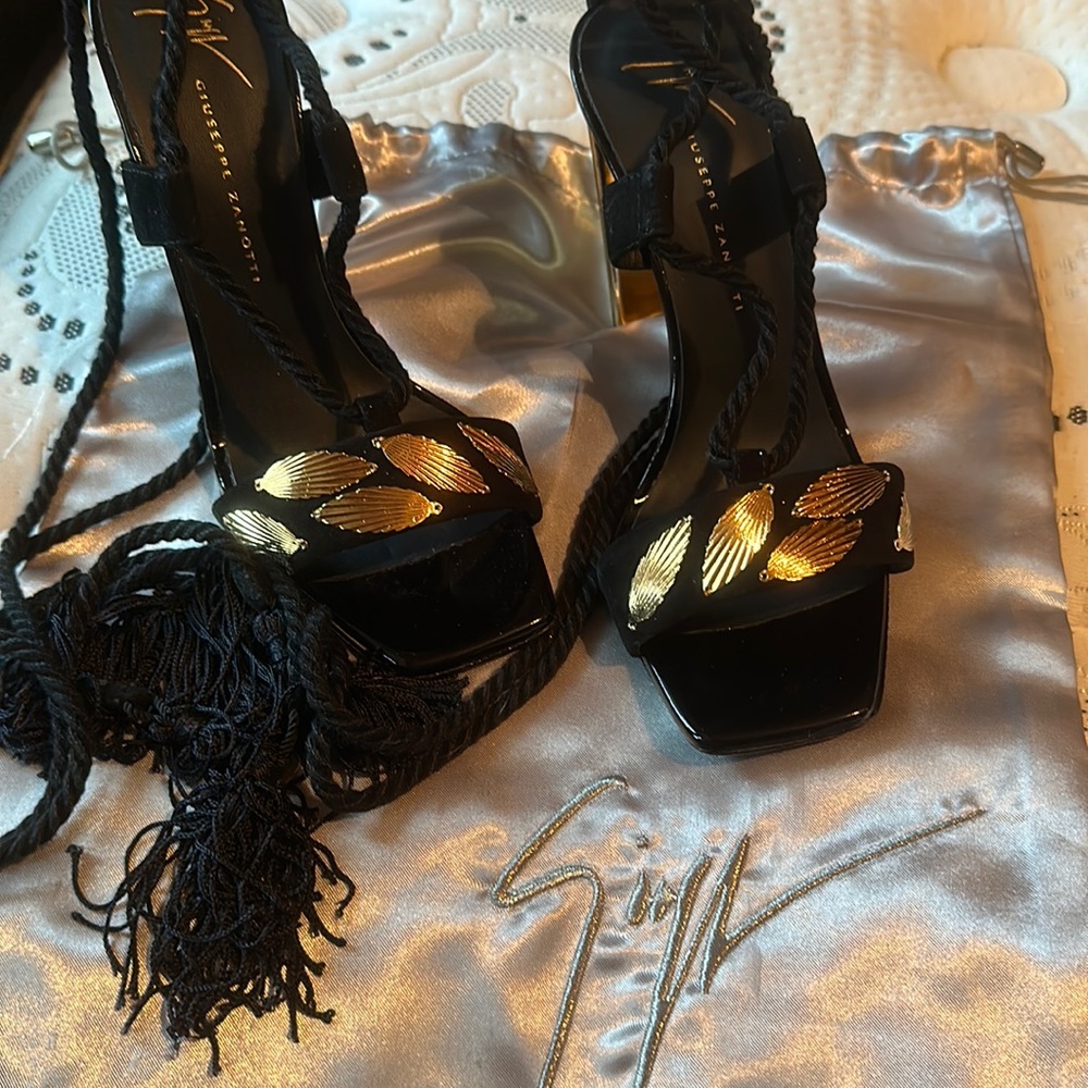 Gold and black Giuseppe heels worn 1 time in excellent condition!!!